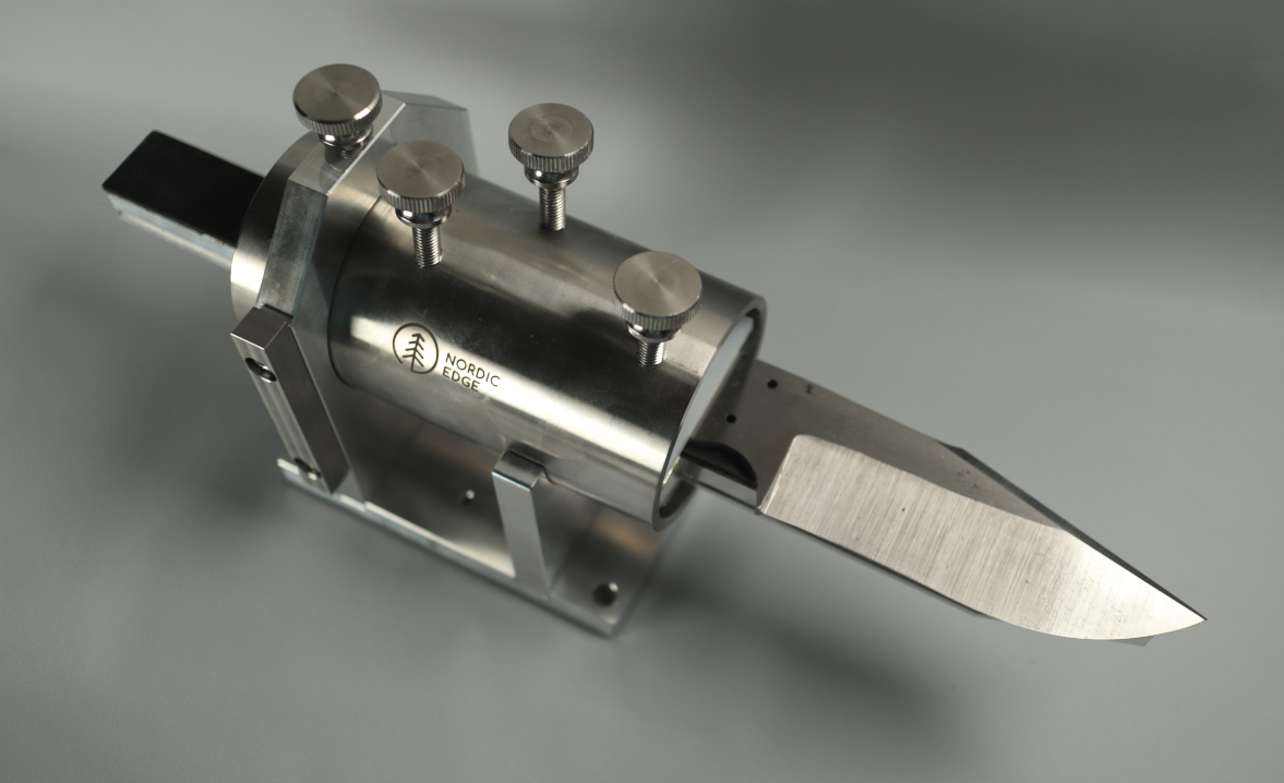 Blade vice for hand sanding